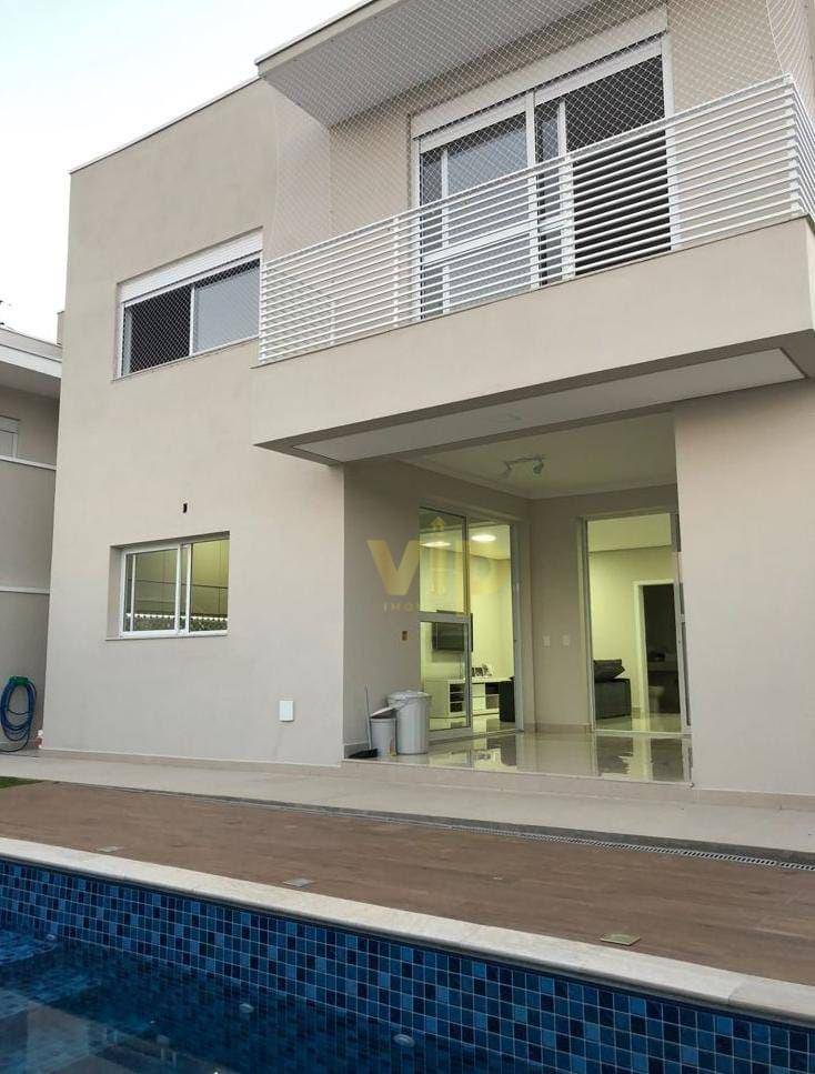 Casa à venda com 3 quartos, 230m² - Foto 1