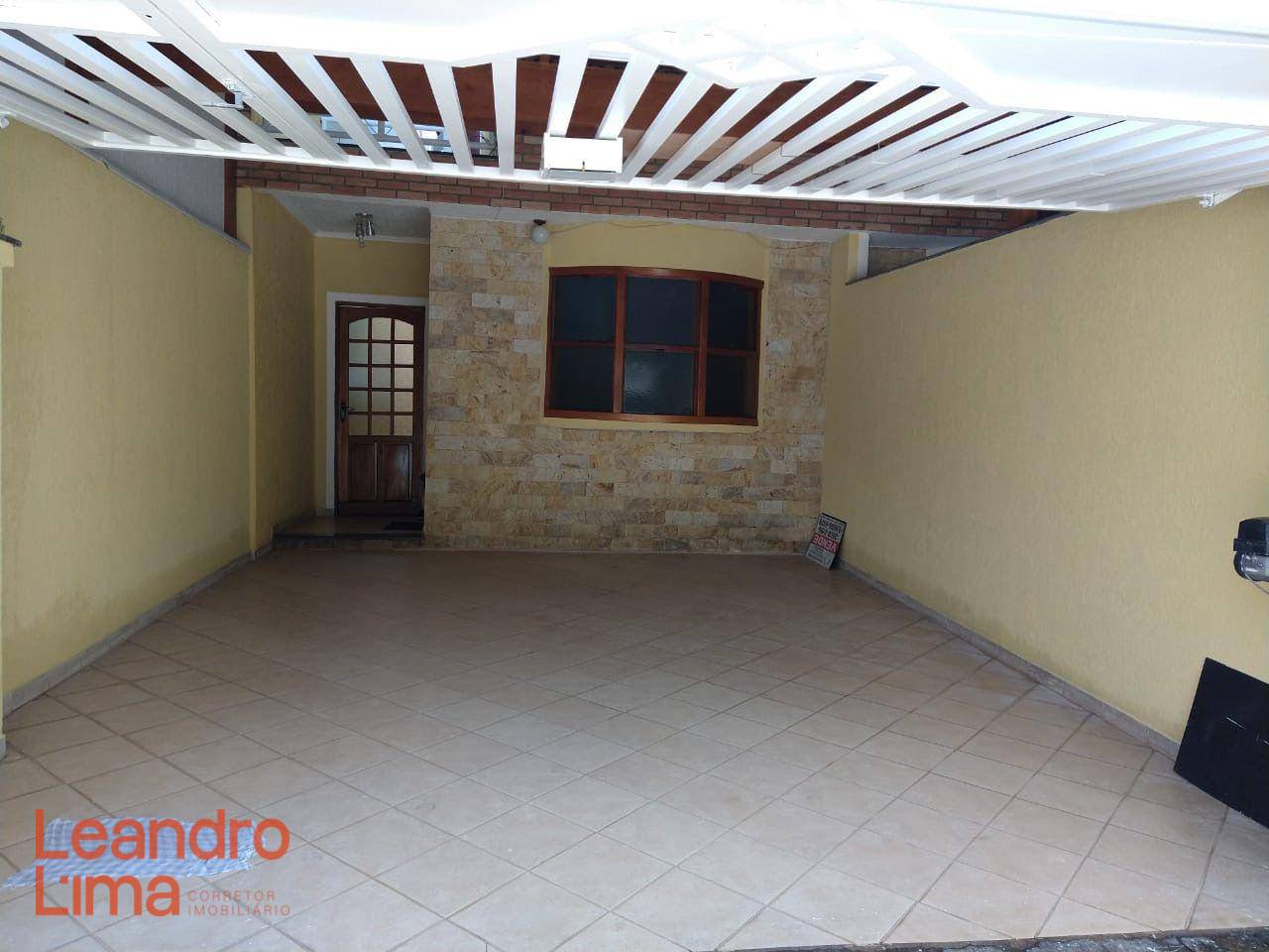 Casa à venda com 3 quartos, 136m² - Foto 2