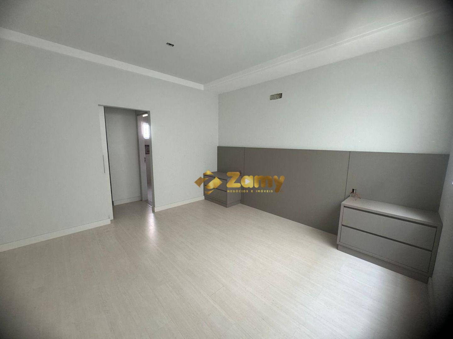 Casa à venda com 3 quartos, 200m² - Foto 15