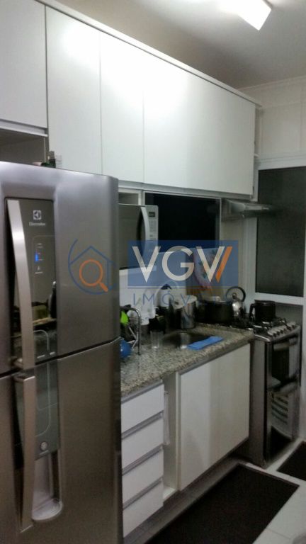 Apartamento à venda com 2 quartos, 65m² - Foto 3