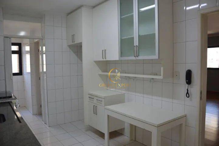 Apartamento para alugar com 3 quartos, 105m² - Foto 13