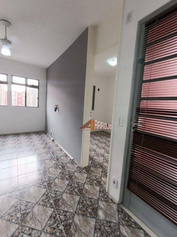 Apartamento à venda com 2 quartos, 41m² - Foto 25