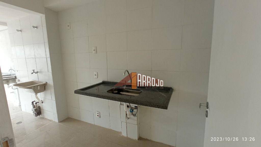 Apartamento à venda com 3 quartos, 75m² - Foto 2