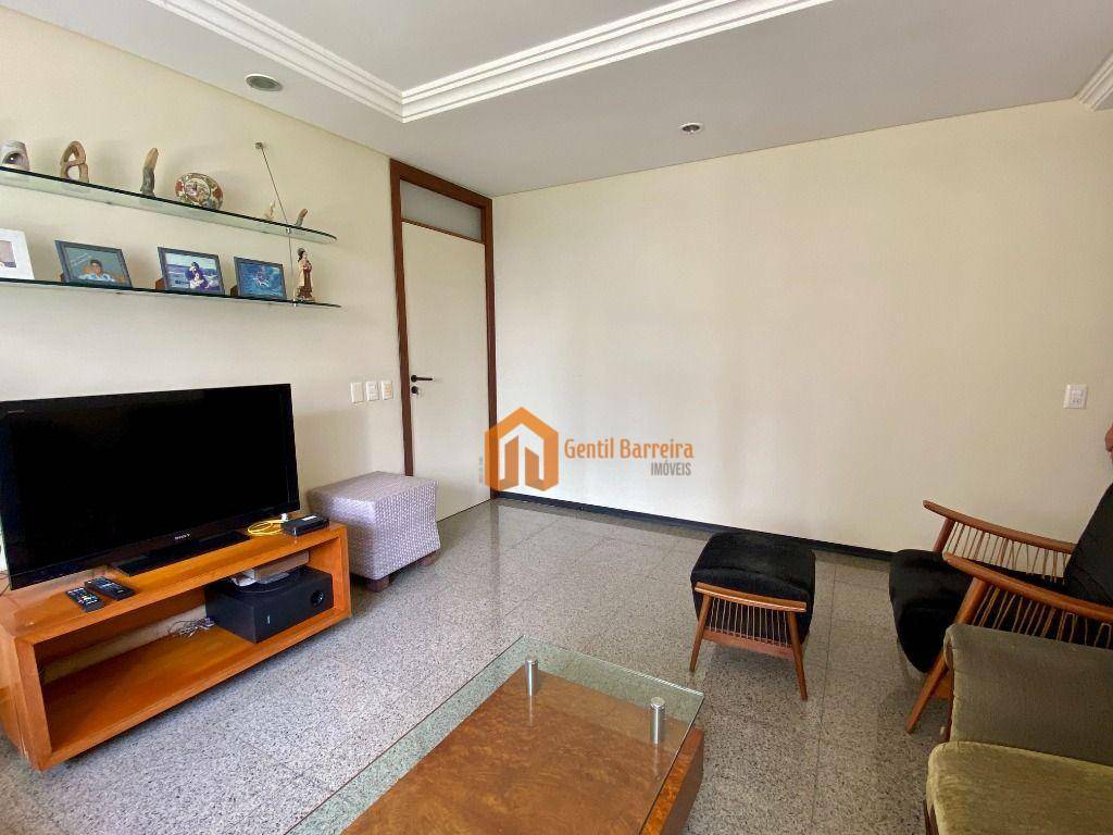 Apartamento à venda com 3 quartos, 247m² - Foto 9