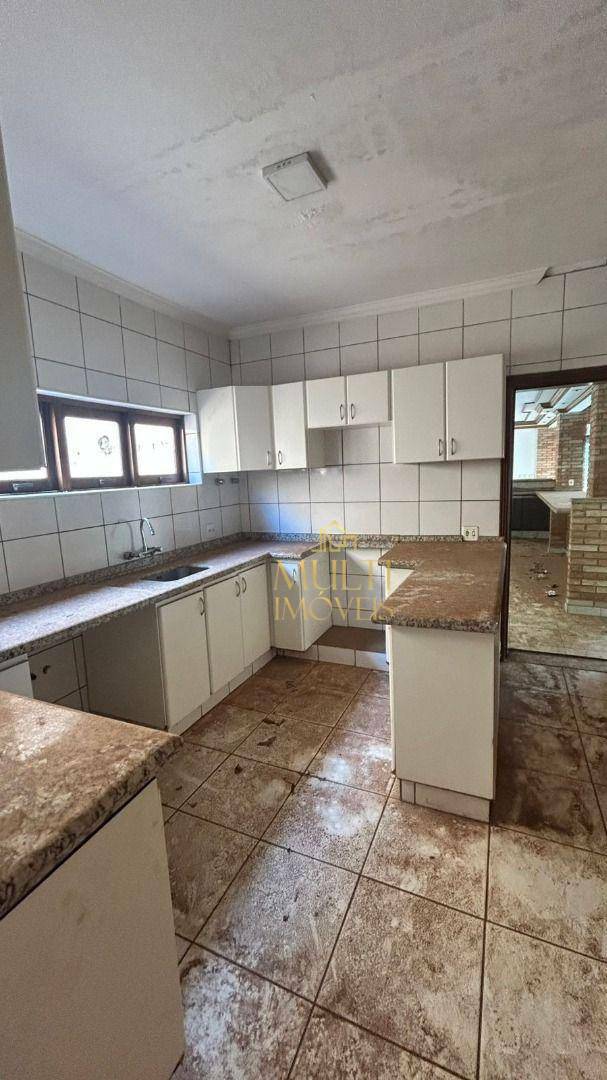 Casa à venda e aluguel com 5 quartos, 400m² - Foto 9