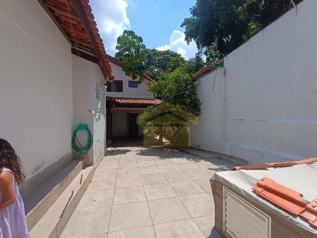 Sobrado à venda e aluguel com 4 quartos, 281m² - Foto 17