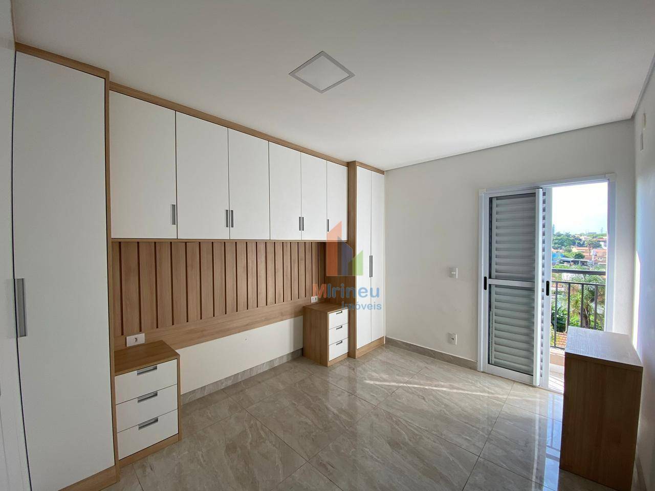 Apartamento para alugar com 2 quartos, 65m² - Foto 9