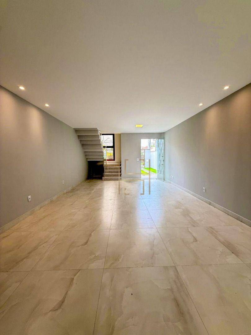 Casa, 3 quartos, 204 m² - Foto 2