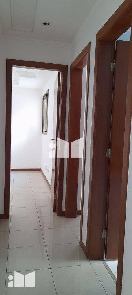 Apartamento à venda com 4 quartos, 141m² - Foto 6