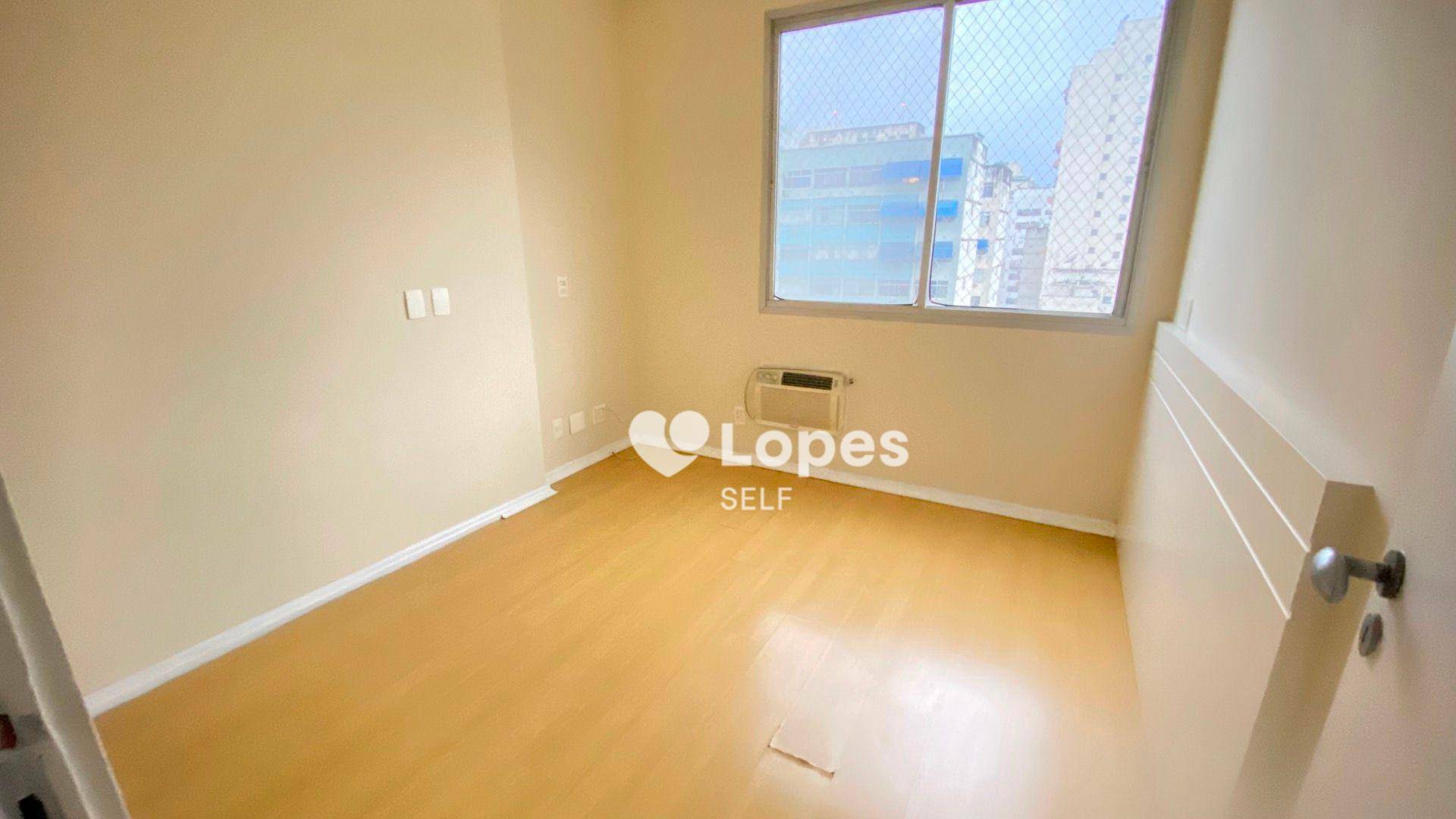 Apartamento à venda com 2 quartos, 80m² - Foto 2