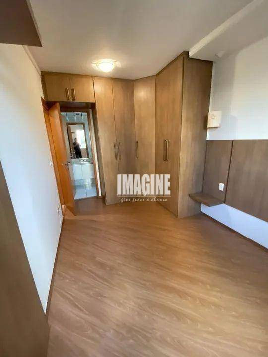 Apartamento à venda com 2 quartos, 64m² - Foto 4