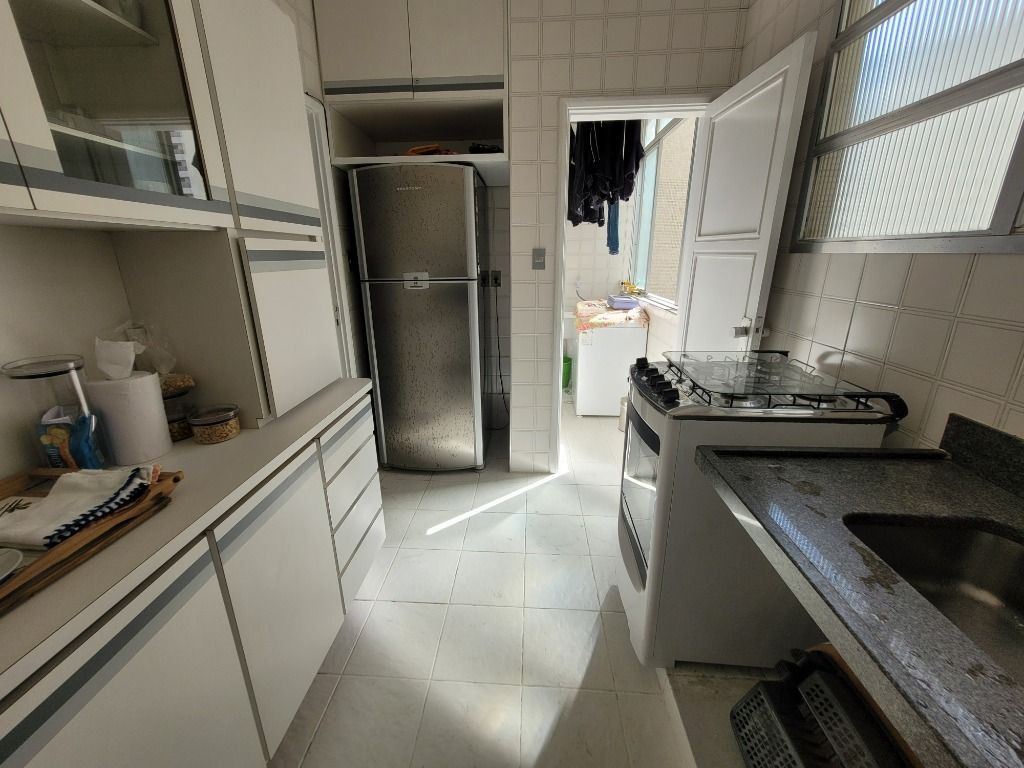 Apartamento à venda com 2 quartos, 80m² - Foto 11