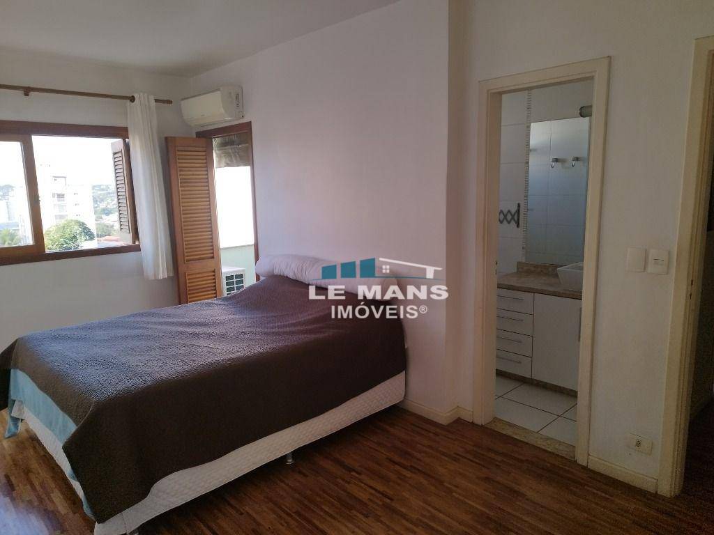 Casa à venda com 3 quartos, 210m² - Foto 18