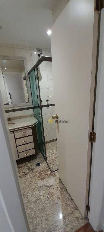 Apartamento à venda com 3 quartos, 110m² - Foto 7