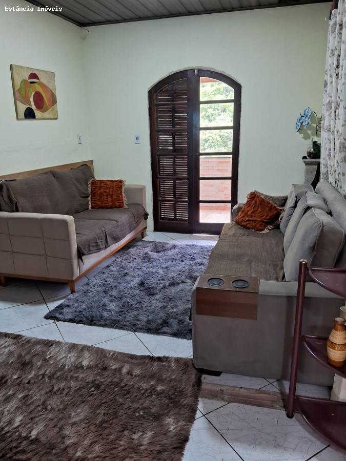 Casa à venda com 2 quartos, 200m² - Foto 4