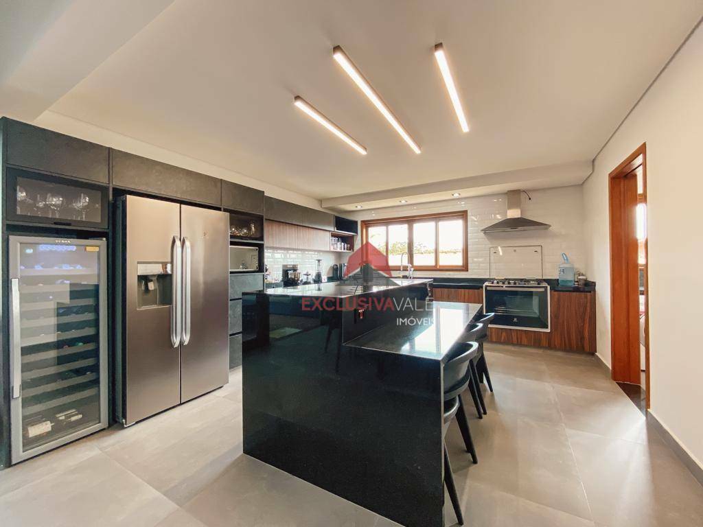 Casa de Condomínio à venda com 5 quartos, 600m² - Foto 9