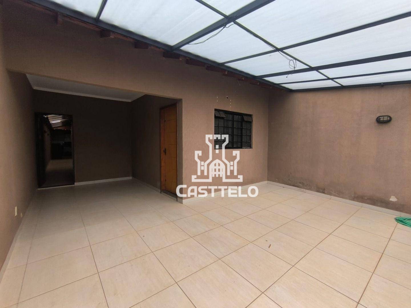 Casa à venda com 3 quartos, 124m² - Foto 1