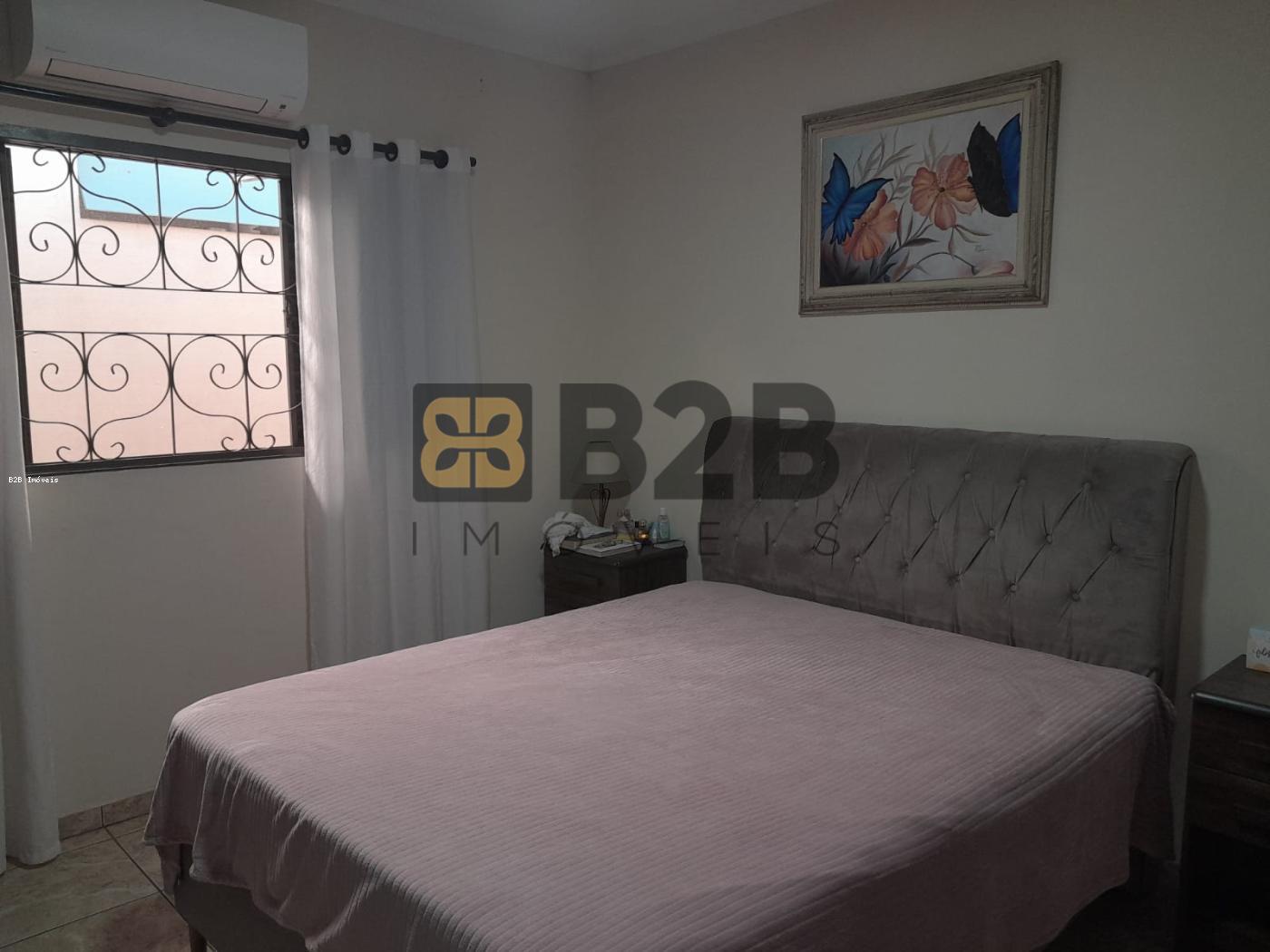 Casa à venda com 3 quartos, 249m² - Foto 12