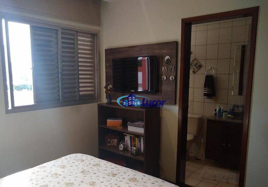 Apartamento à venda com 3 quartos, 107m² - Foto 8