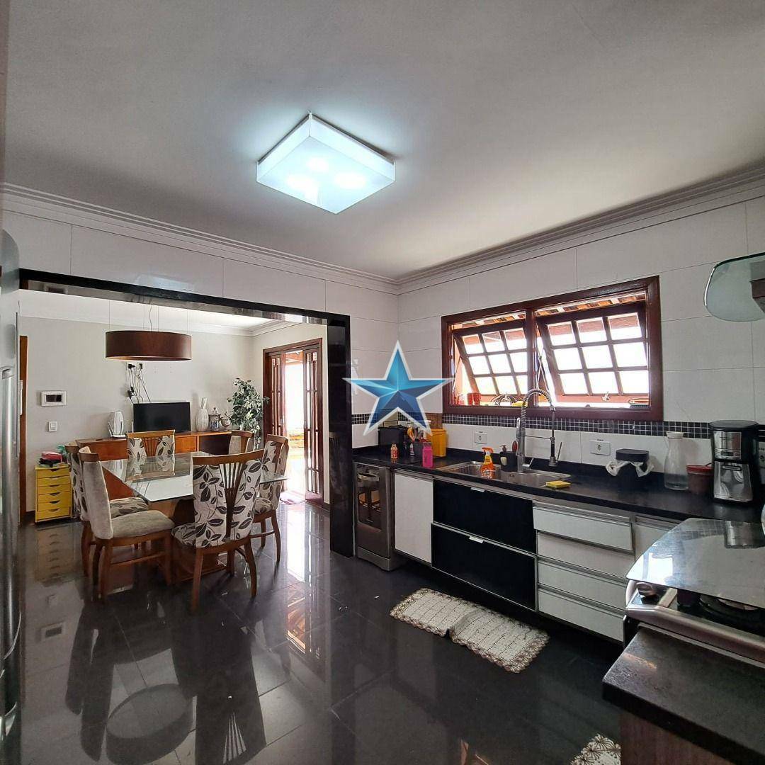 Sobrado à venda com 4 quartos, 220m² - Foto 57