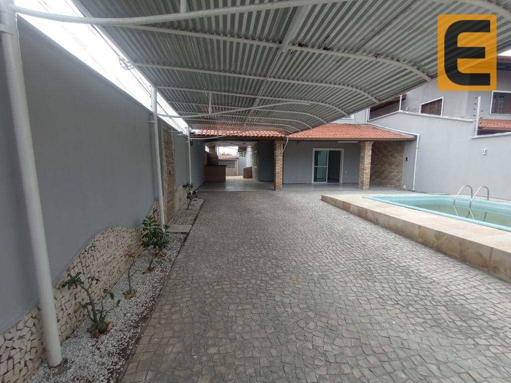 Casa para alugar com 3 quartos, 250m² - Foto 2