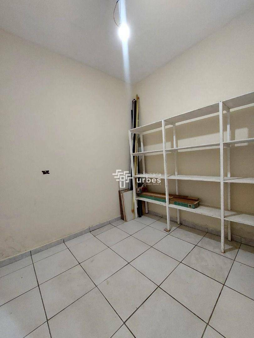 Casa para alugar com 3 quartos, 230m² - Foto 12