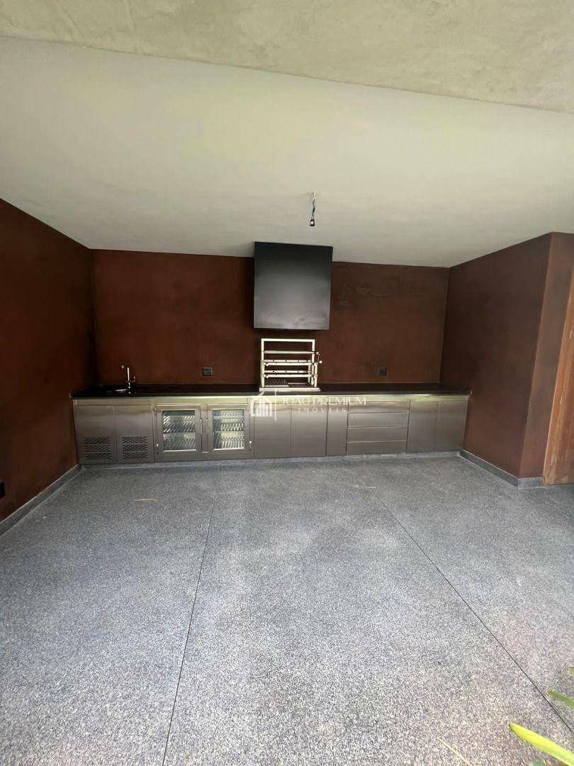 Sobrado à venda com 4 quartos, 377m² - Foto 44