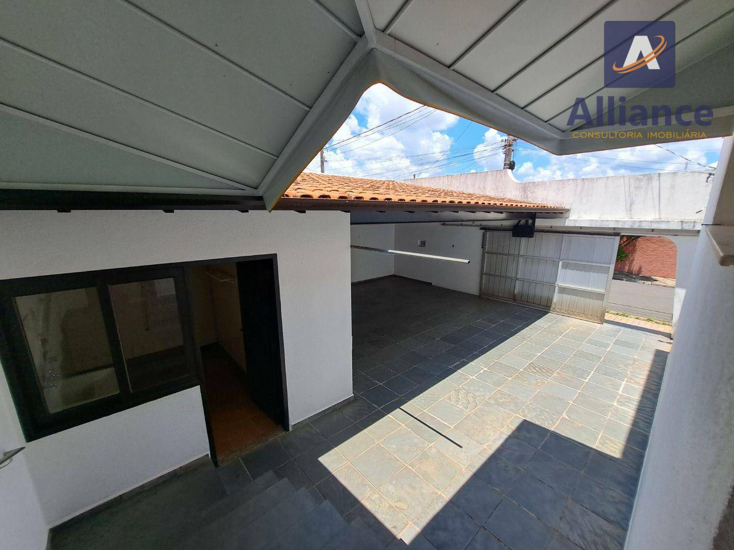 Casa à venda e aluguel com 3 quartos, 230m² - Foto 28