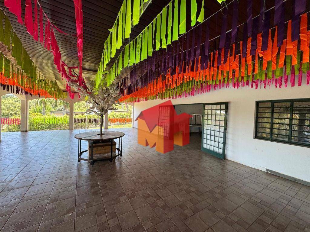 Chácara à venda com 4 quartos, 350m² - Foto 18