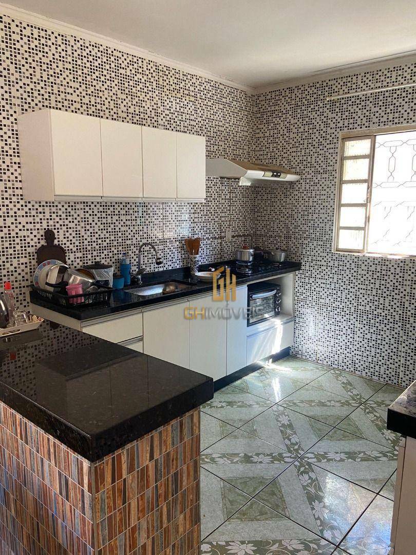 Casa à venda com 4 quartos, 250m² - Foto 16