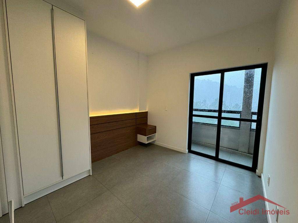 Apartamento à venda com 2 quartos, 79m² - Foto 13