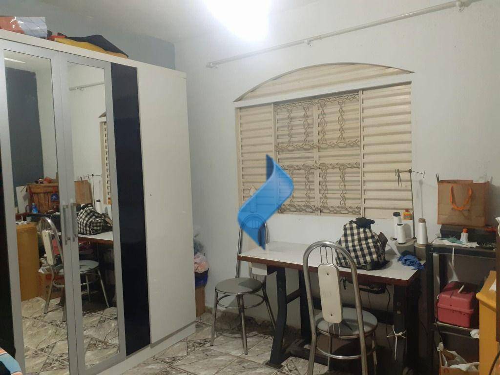 Casa à venda com 4 quartos, 170m² - Foto 5