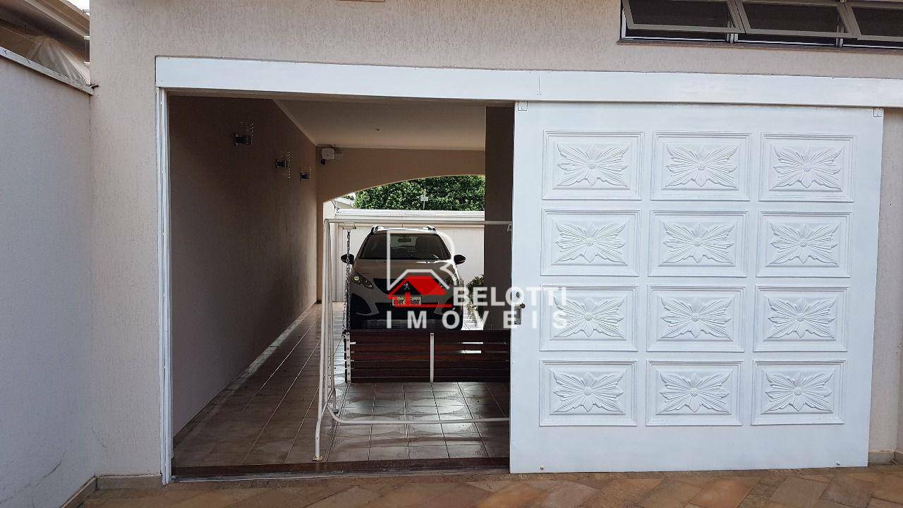 Casa à venda com 3 quartos, 334m² - Foto 3