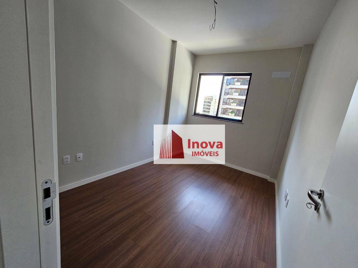 Apartamento à venda com 3 quartos, 170m² - Foto 15