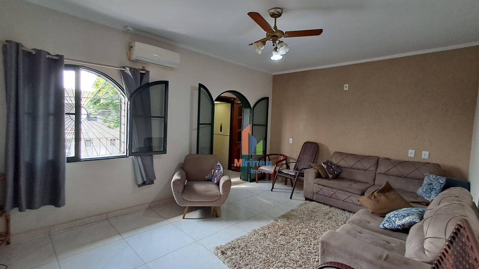 Sobrado à venda com 4 quartos, 280m² - Foto 1