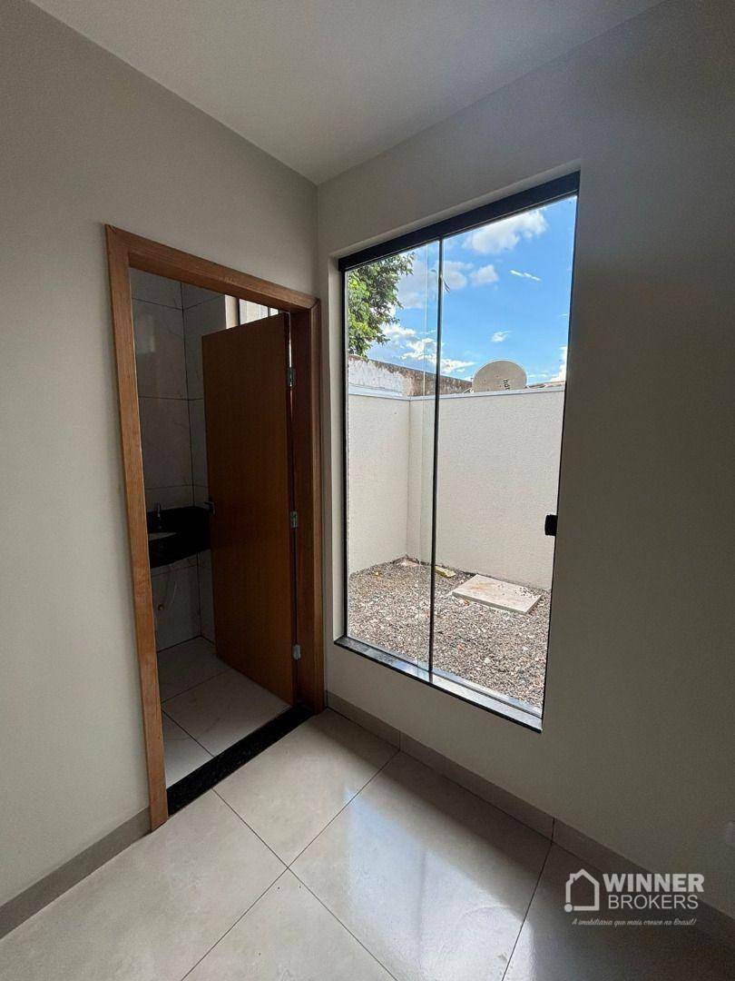 Casa à venda com 3 quartos, 70m² - Foto 4