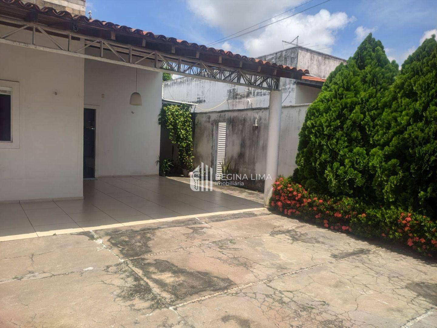 Casa à venda com 3 quartos, 150m² - Foto 1