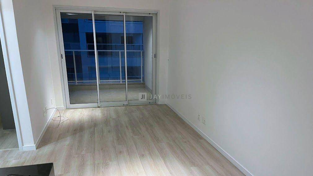 Apartamento à venda com 2 quartos, 62m² - Foto 3