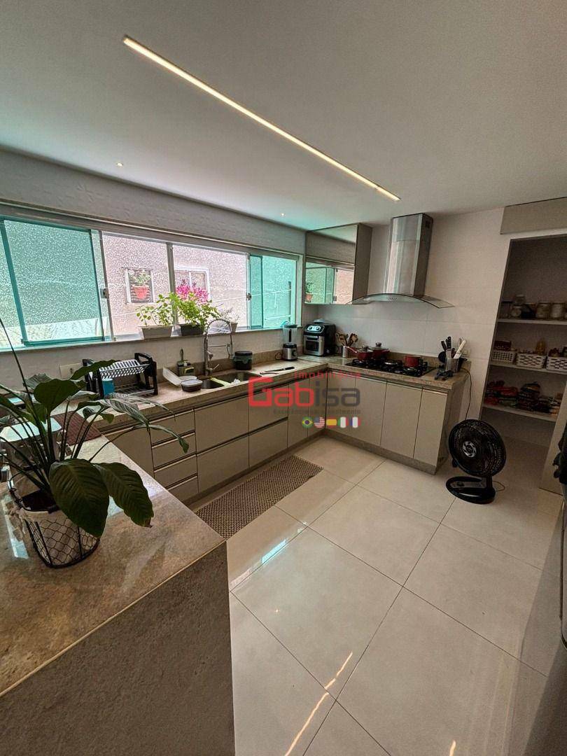 Casa à venda com 4 quartos, 240m² - Foto 19