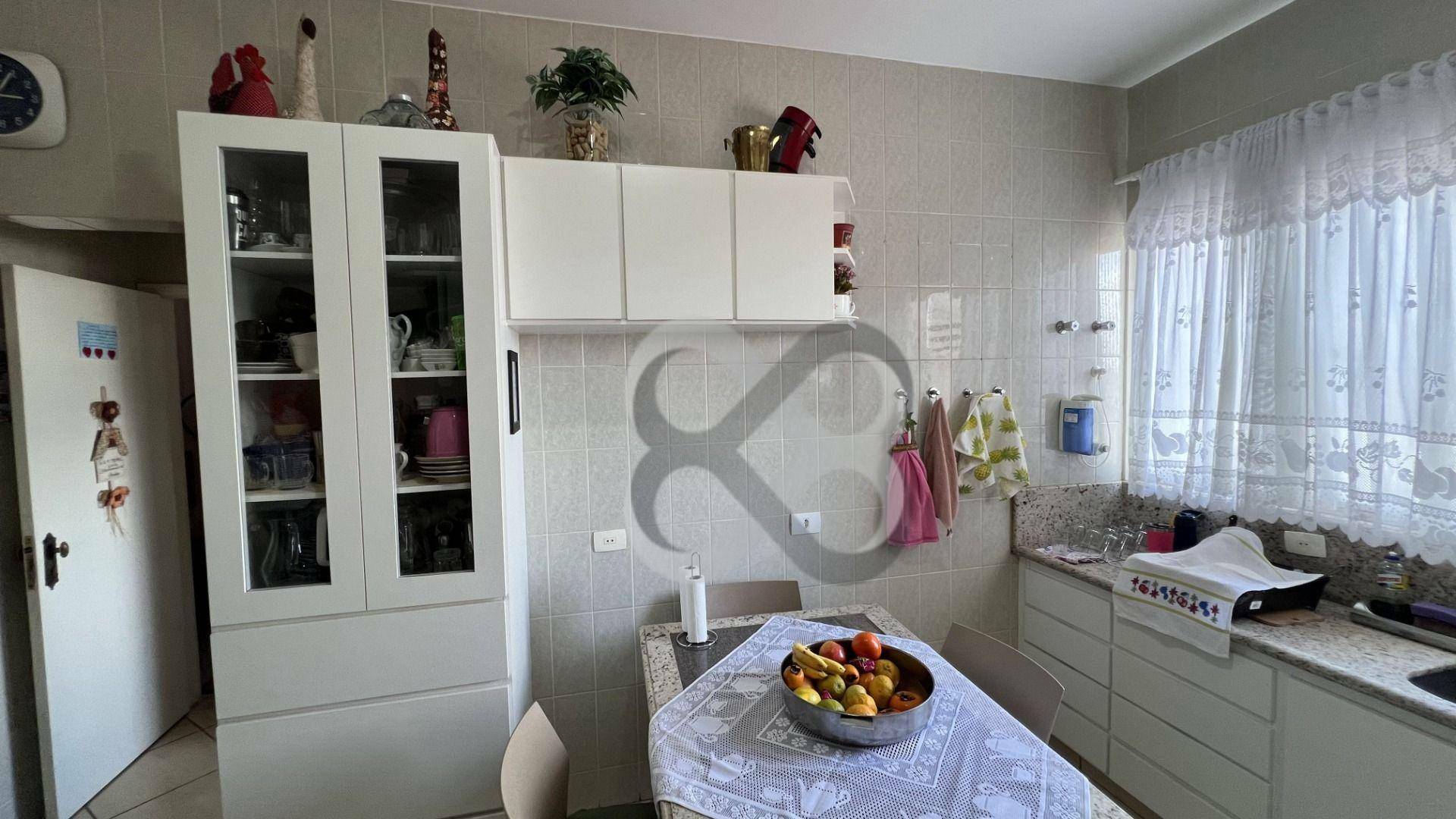 Apartamento à venda com 3 quartos, 168m² - Foto 9