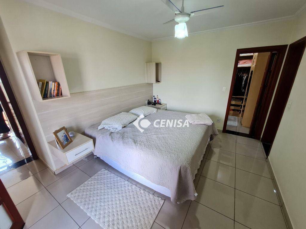 Casa à venda com 3 quartos, 240m² - Foto 12