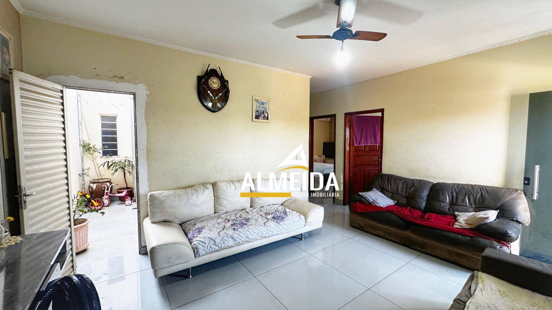 Casa, 3 quartos, 213 m² - Foto 2