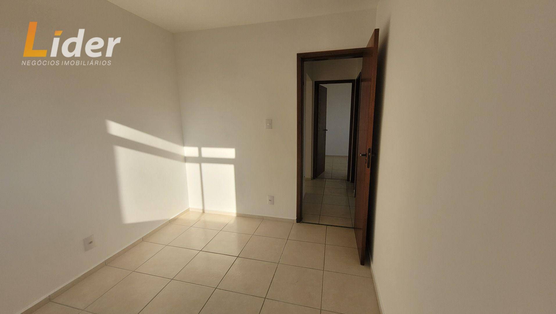 Apartamento à venda com 3 quartos, 75m² - Foto 7