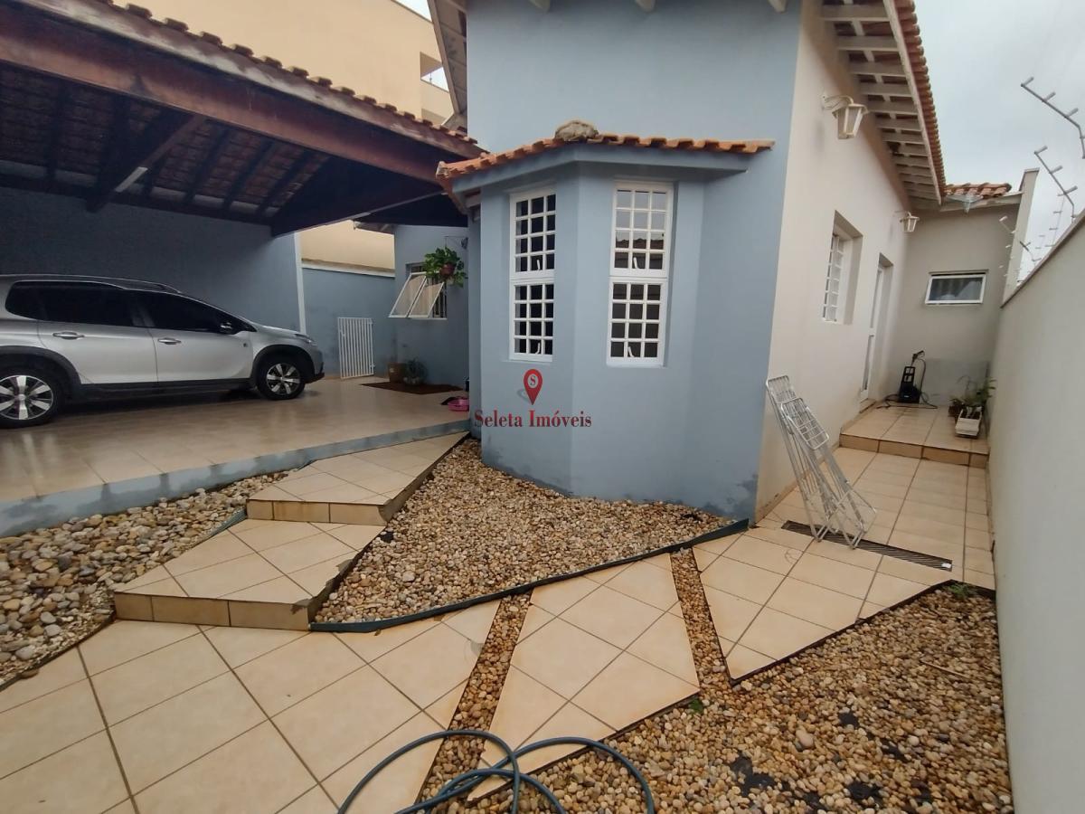 Casa à venda com 2 quartos, 200m² - Foto 4