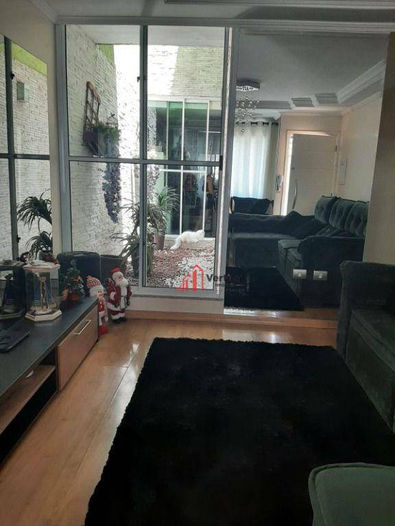 Casa à venda e aluguel com 3 quartos, 180m² - Foto 3