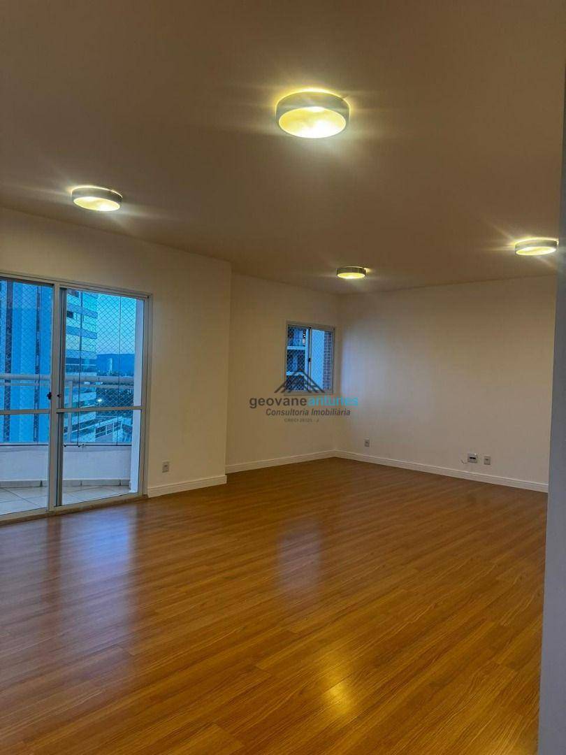 Apartamento para alugar com 3 quartos, 234m² - Foto 4