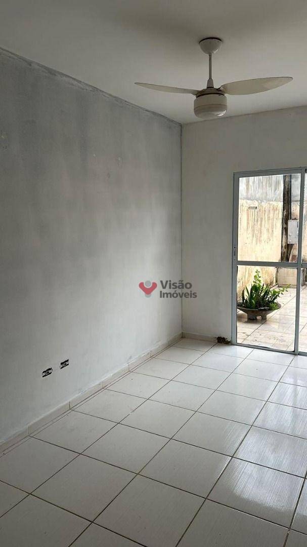 Casa à venda com 2 quartos, 47m² - Foto 7