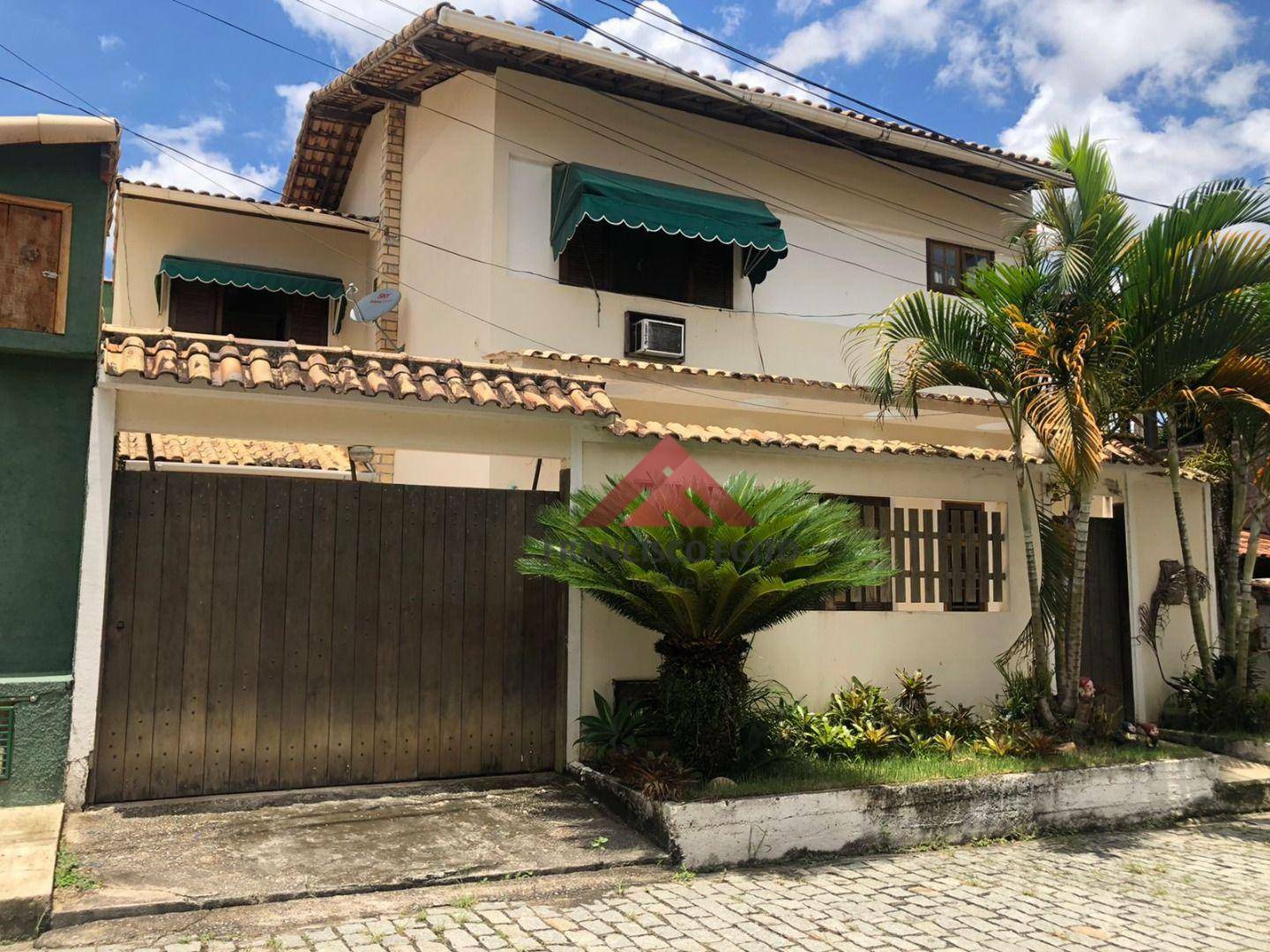 Casa à venda com 3 quartos, 180M2 - Foto 1