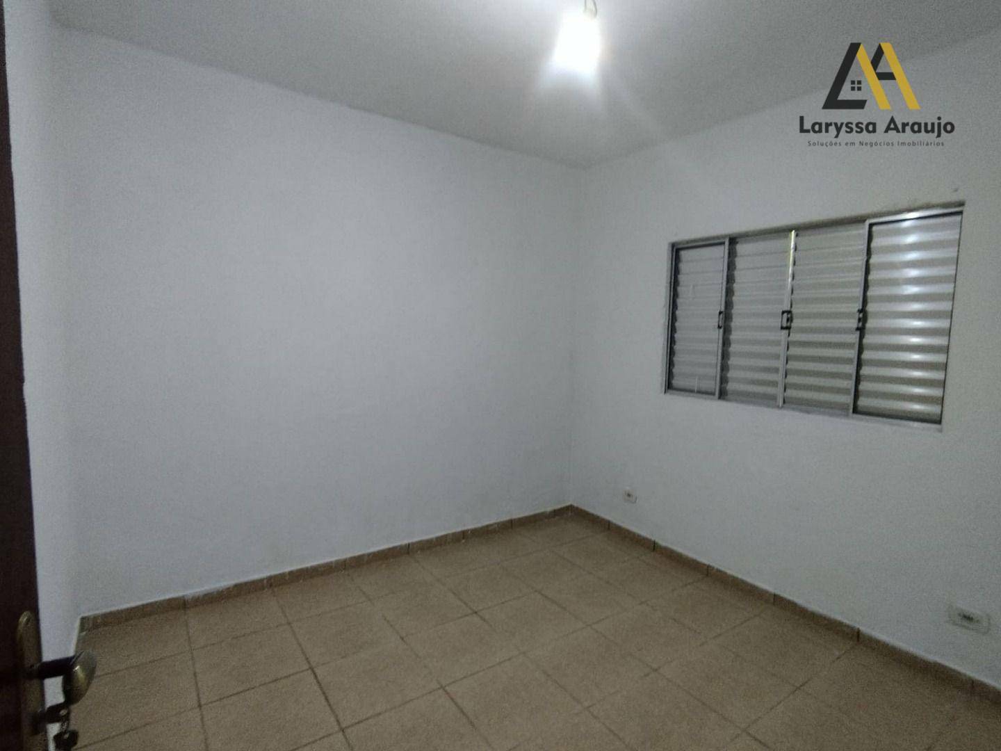 Casa à venda com 2 quartos, 60m² - Foto 17