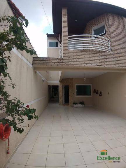 Casa à venda com 3 quartos, 246m² - Foto 1